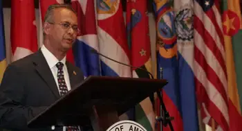 Albert Ramdin.