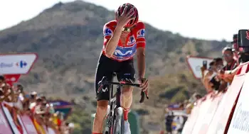Perfil | Enric Mas, campeón de la Vuelta a España que aguantó críticas y perseveró pese a las caídas