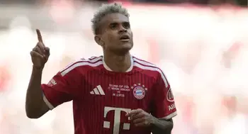 Video | Triplete de Luis Díaz para que sus críticos ahora lo aplaudan: Bayern aplastó a Leipzig