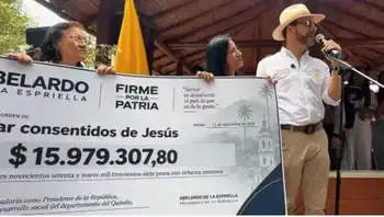 Abelardo de la Espriella durante su visita a Quimbaya, Quindío. Abelardo De La Espriella ya recibió su primer sueldo como presidente: esto hizo con el dinero