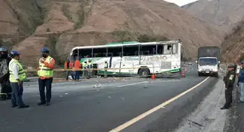 Accidente de bus en Tangua, Nariño, dejó cuatro muertos y 20 heridos. Accidente de un bus turístico en la vía Panamericana deja cuatro muertos y 20 heridos en Nariño