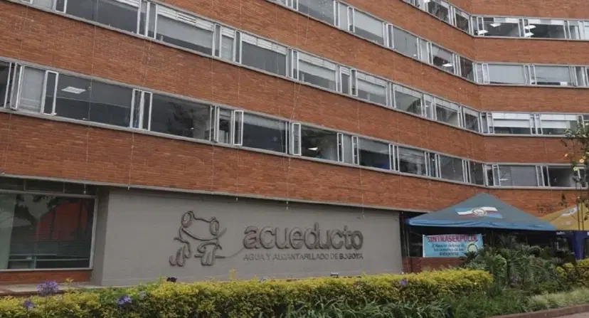 Acueducto Contraloría ¿Por qué la Contraloría de Bogotá sancionó a dos funcionarios del Acueducto? Esto se sabe