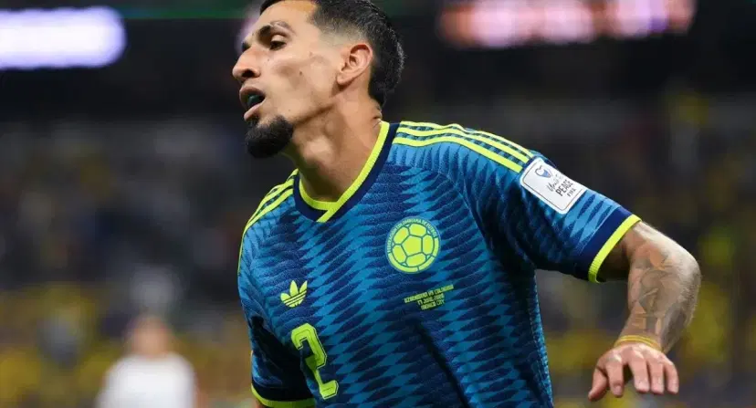 Daniel Muñoz hoy ¿Le cambiaron los guayos? Increíble gol que perdió Daniel Muñoz en Colombia vs. Paraguay
