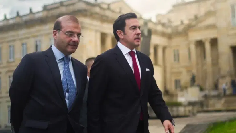 El ministro del Interior, Rodrigo Lara, dijo que no se permitirán desórdenes Ministro Lara en defensa del decreto para manejo de las protestas: "No vamos a permitir el desorden"