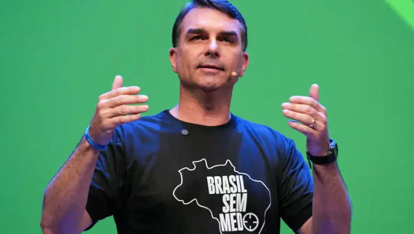 Flávio Bolsonaro, candidato presidencial de Brasil e hijo del expresidente Jair Bolsonaro. ¿Quién es Flávio Bolsonaro? El hijo de Jair Bolsonaro que busca derrotar a Lula y llegar al poder