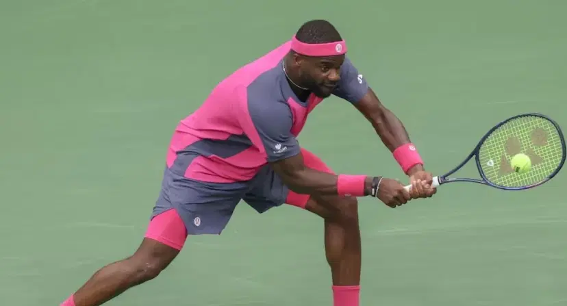 Frances Tiafoe en el US Open ropa Los extravagantes y llamativos outfits de Frances Tiafoe, el tenista que brilla en el US Open