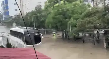 Inundaciones en Cartagena dejaron barrios bajo el agua y un corte de acueducto. Inundaciones en el Caribe: Cartagena se quedó sin agua y Santa Marta declaró alerta roja por ríos