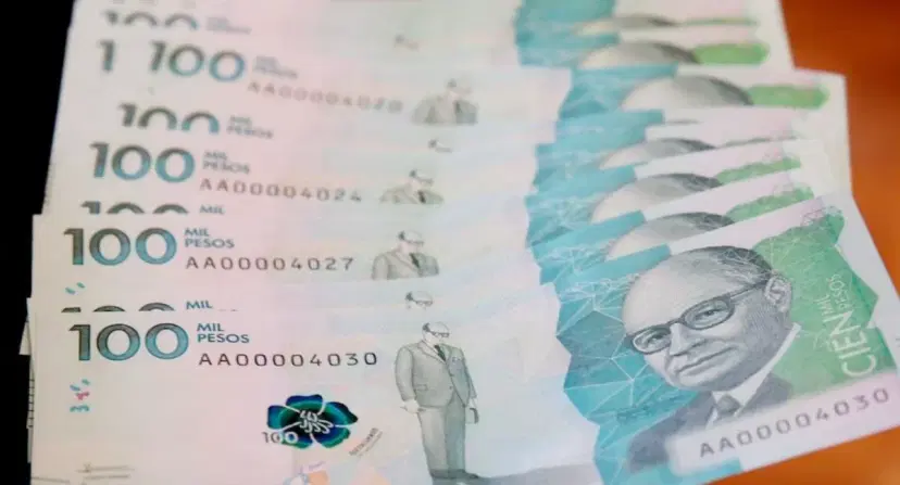 Salario mínimo 2027 en Colombia Esto subiría el salario mínimo en 2027 si se mantuviera el 23 % que incrementó Petro