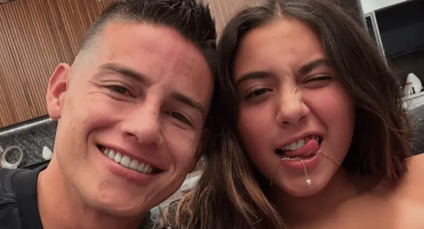 Salomé Rodríguez, hija de James Rodríguez, con la camiseta de Atlético Nacional. Salomé, hija de James Rodríguez, hincha de Nacional por David Ospina, arquero verde hasta 2026